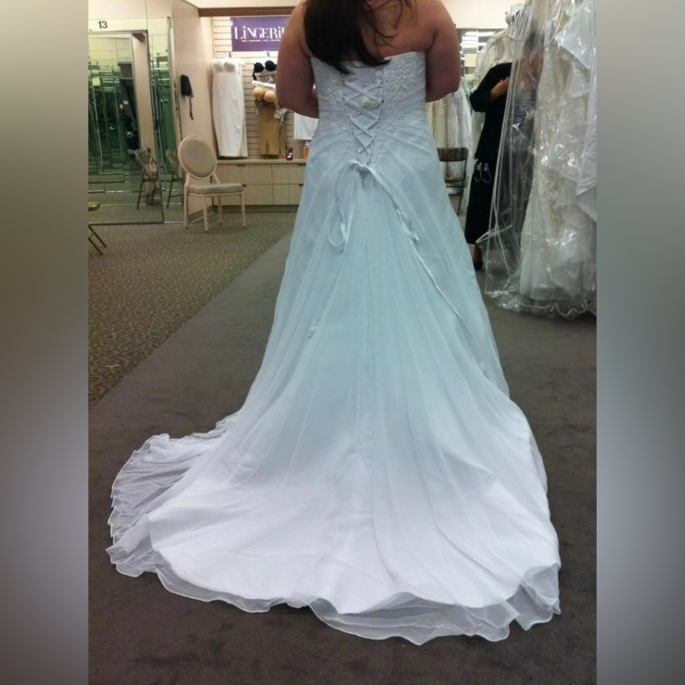 David’s Bridal Chiffon Side Drape A-line Plus Size Wedding Dress Style 9V9409